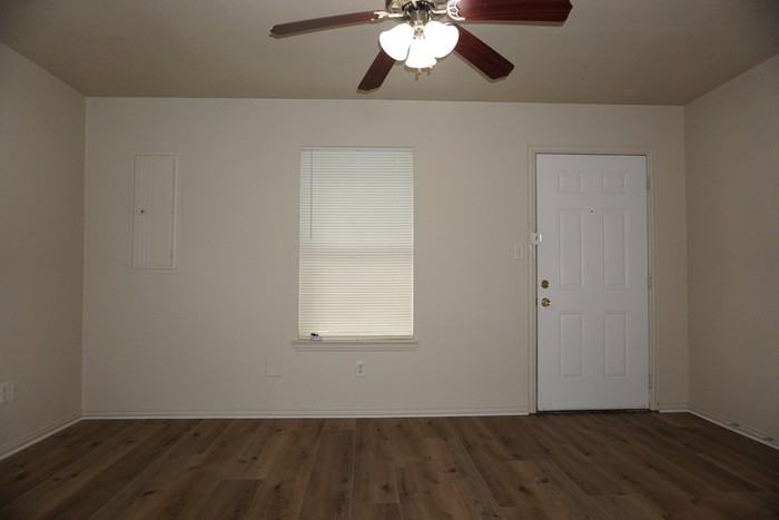5111 Flamingo Rd - Photo 6 of 14