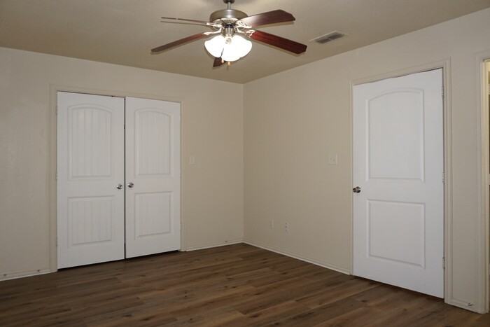 5111 Flamingo Rd - Photo 7 of 14