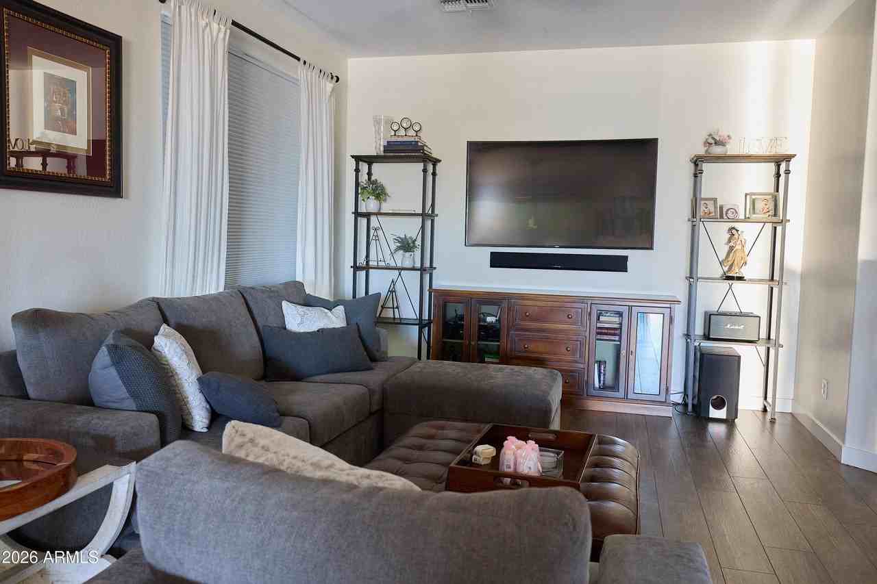 2447 W Memorial Dr - Photo 4 of 31
