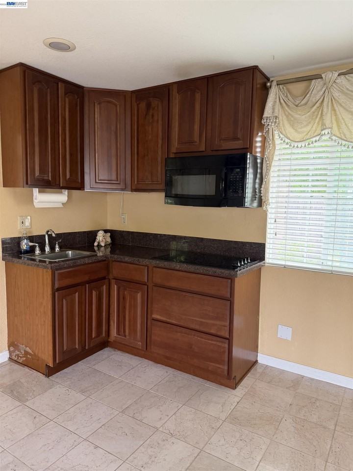 3885 Aragon Ln - Photo 6 of 18