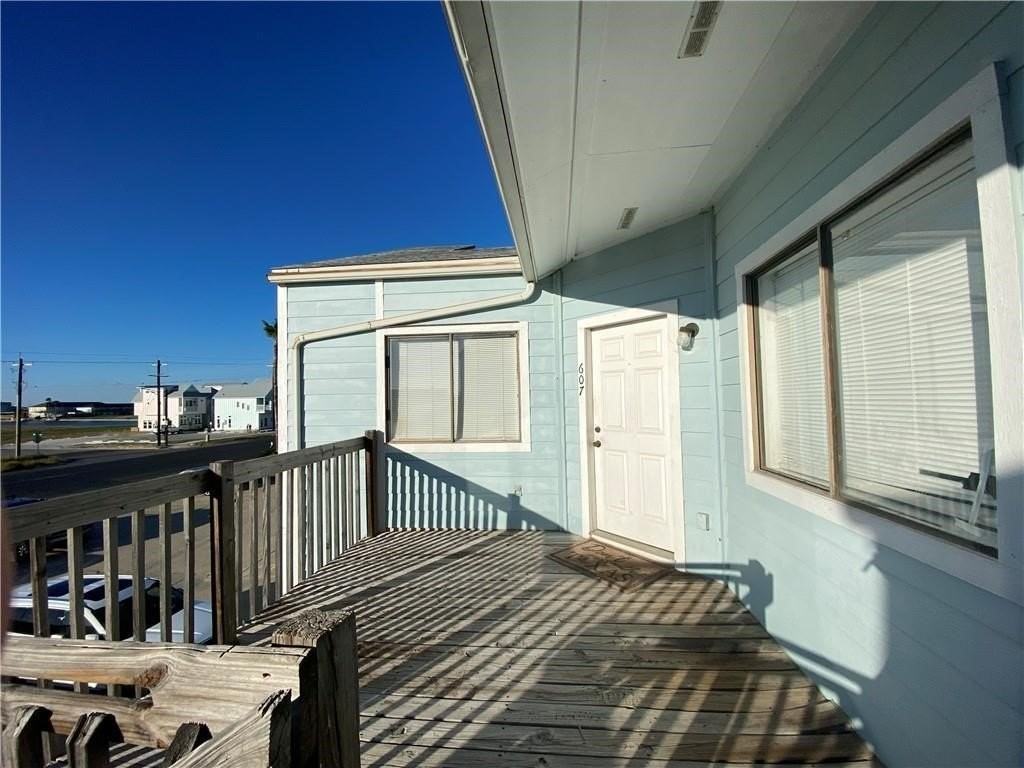 15010 Leeward Dr #607 - Photo 3 of 16
