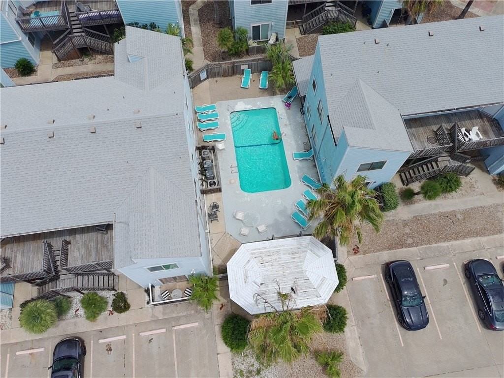 15010 Leeward Dr #607 - Photo 4 of 16