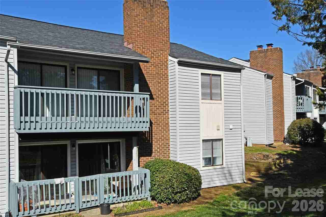 11185 Harrowfield Rd - Photo 3 of 24