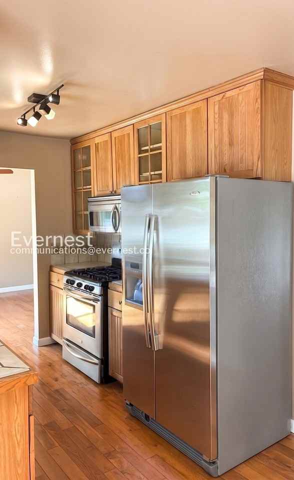 327 10th St - Photo 5 of 27