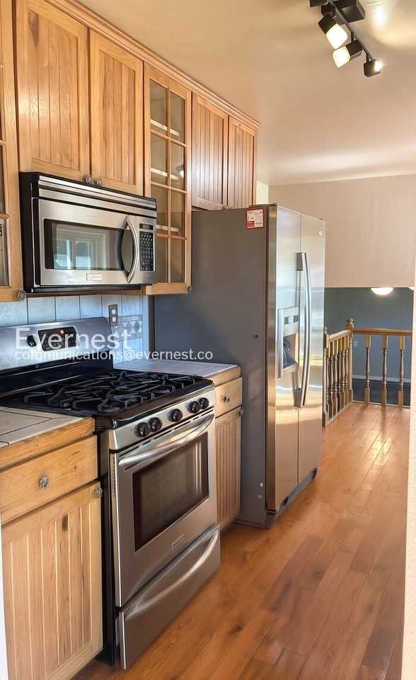 327 10th St - Photo 6 of 27