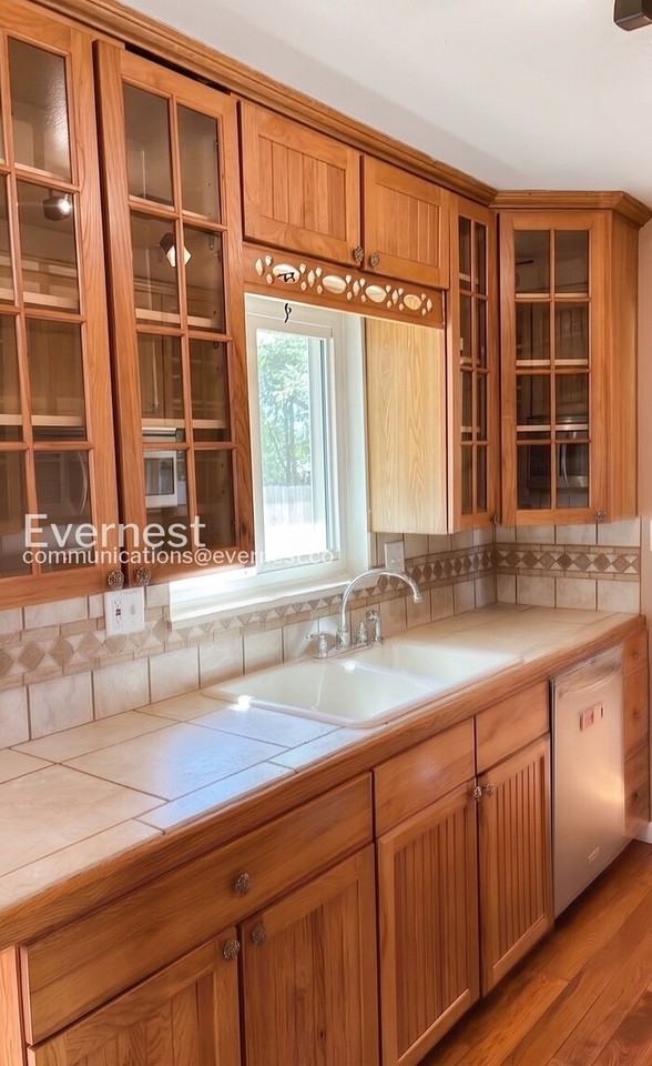 327 10th St - Photo 3 of 27