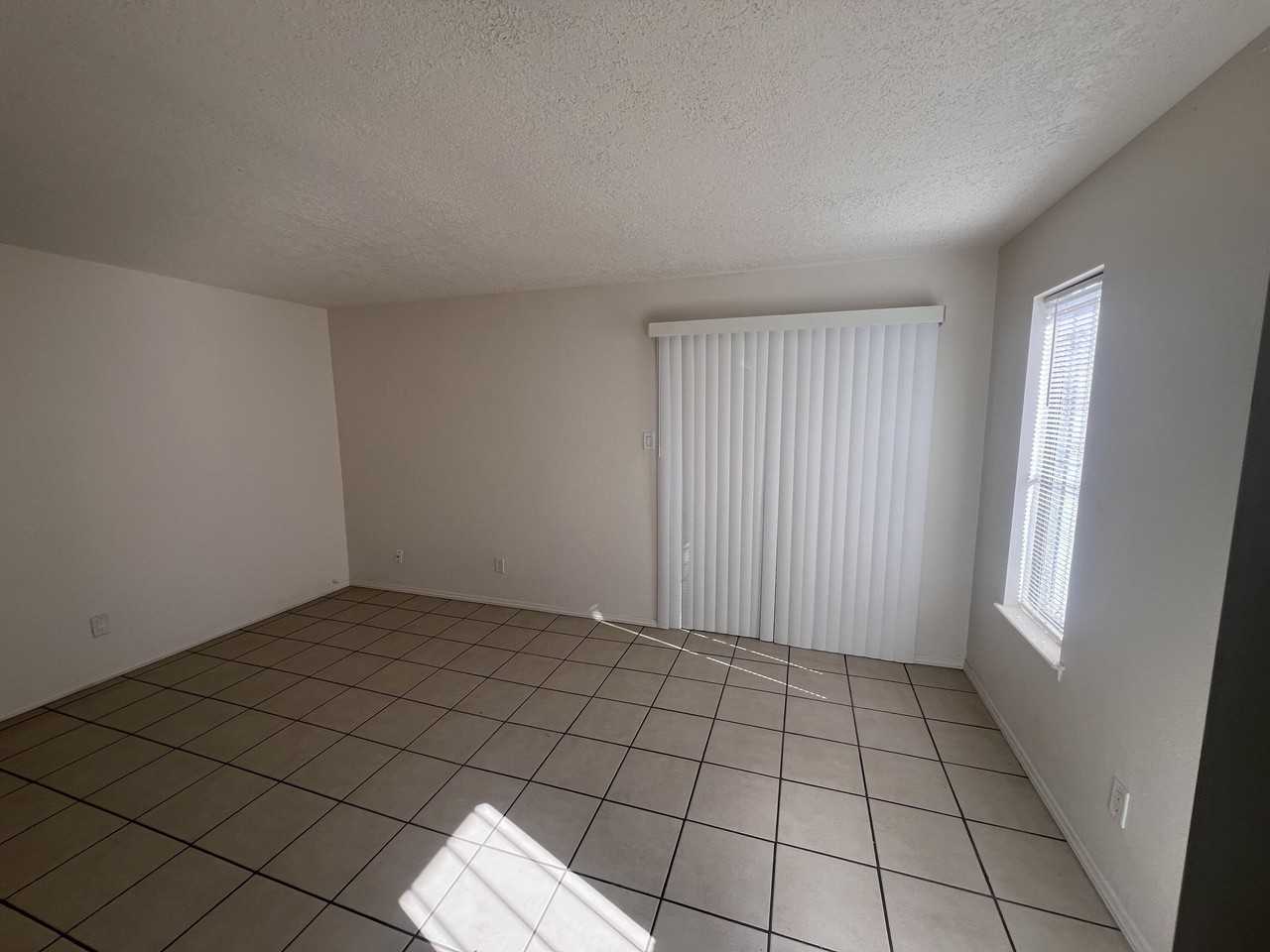 1005 Dickerson Dr Se #A - Photo 2 of 26