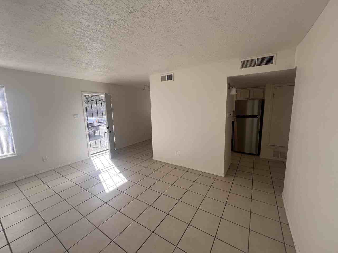 1005 Dickerson Dr Se #A - Photo 7 of 26