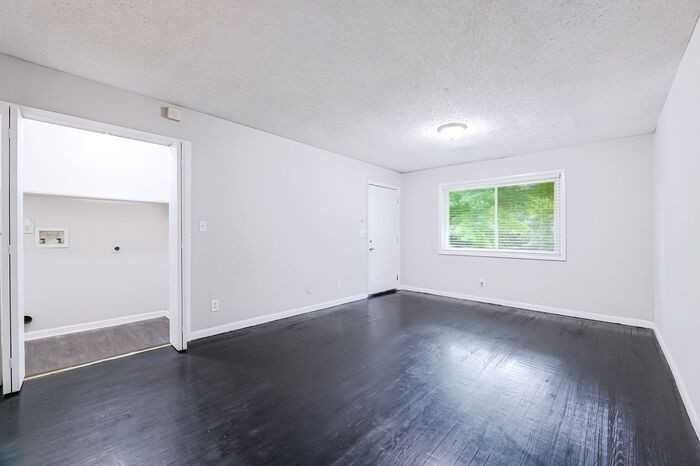 1635 Line Cir #1635 - Photo 7 of 27