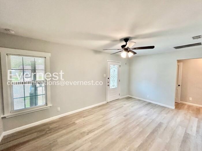 4328 Waits Ave - Photo 6 of 24