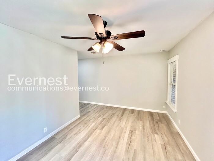 4328 Waits Ave - Photo 7 of 24