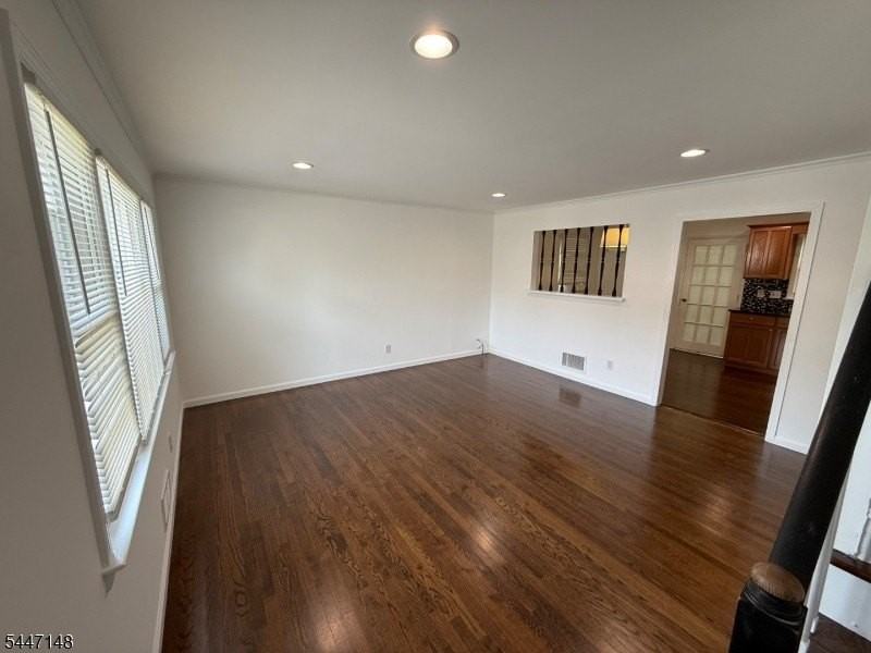 2514 Jackson Ave - Photo 6 of 16