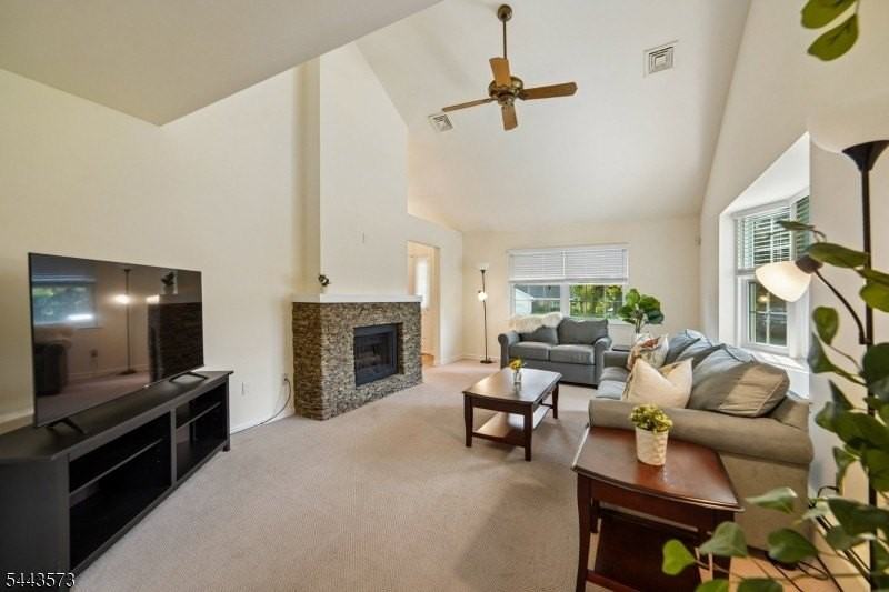 29 Coachlight Dr - Photo 5 of 30