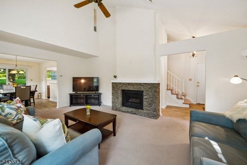 29 Coachlight Dr - Photo 6 of 30