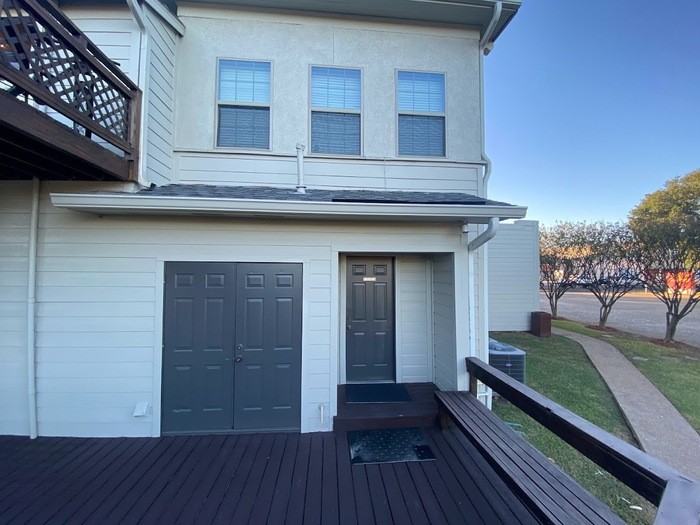 329 E Washington Ave #201 - Photo 4 of 24