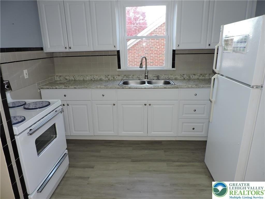1717 1/2 W Tremont St - Photo 3 of 9
