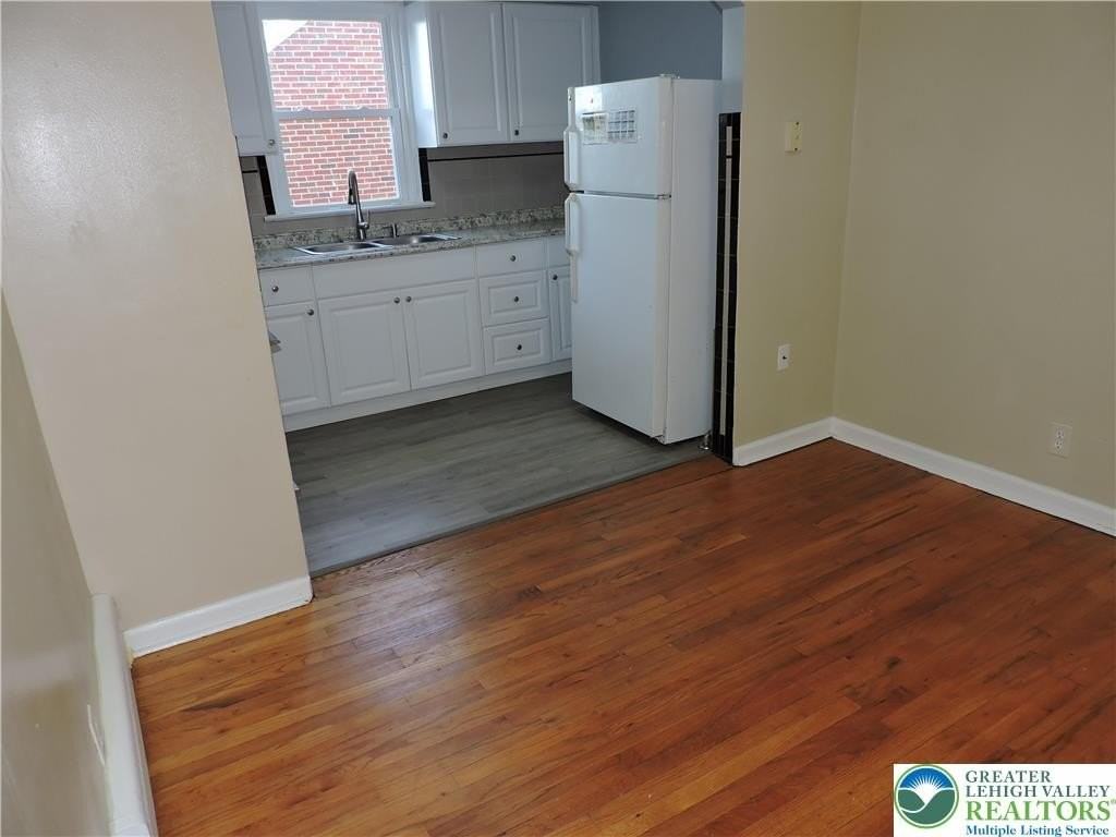 1717 1/2 W Tremont St - Photo 4 of 9