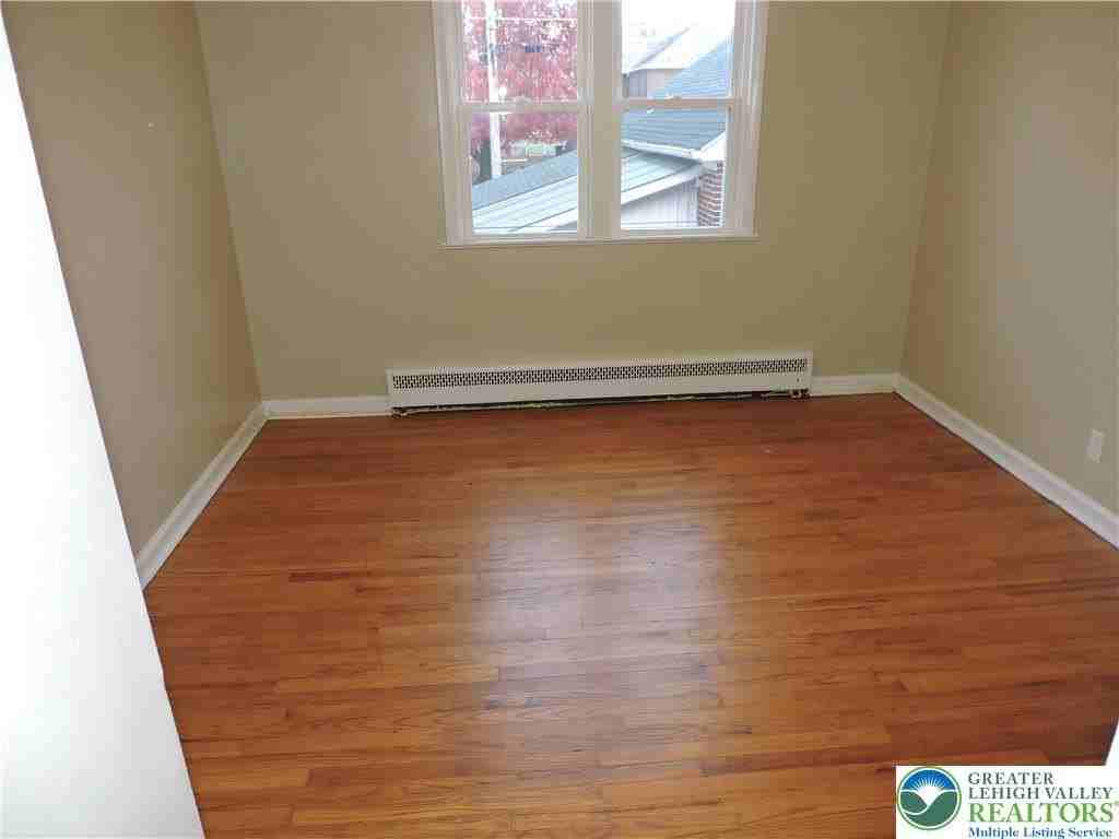 1717 1/2 W Tremont St - Photo 5 of 9