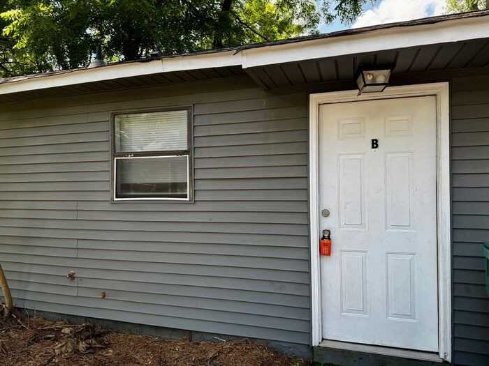 3702 Penny St Sw #B - Photo 2 of 11