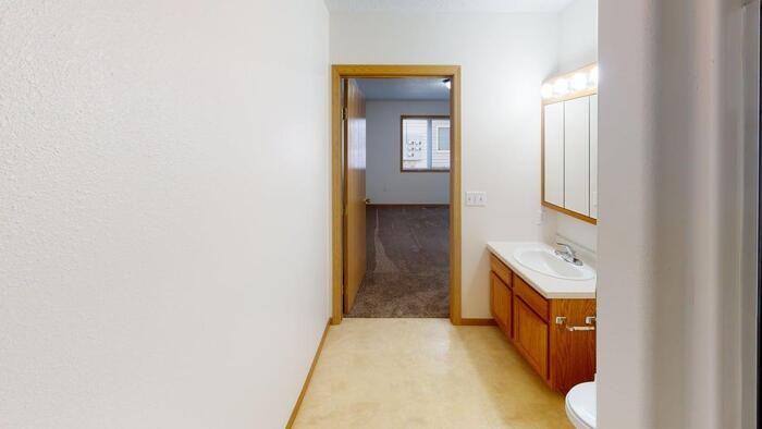 312 S 13th St - Photo 4 of 10