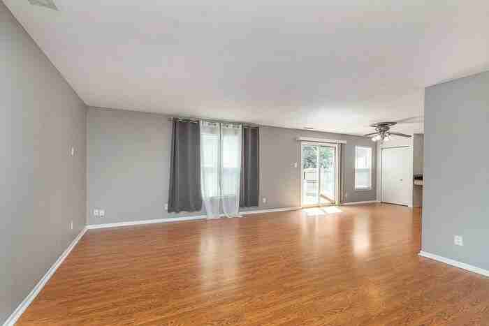 1943 Dutch Elm Dr - Photo 4 of 25