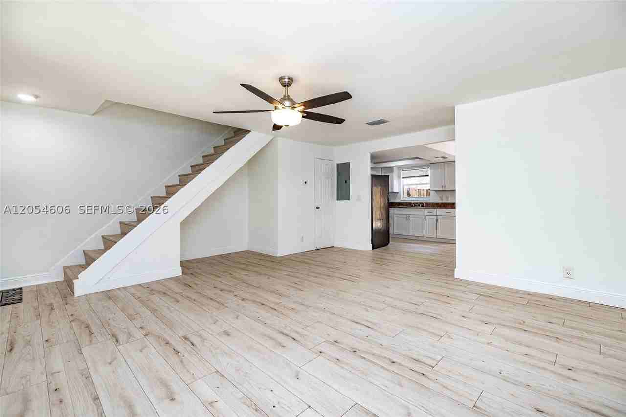 7920 Kimberly Blvd #305 - Photo 3 of 32