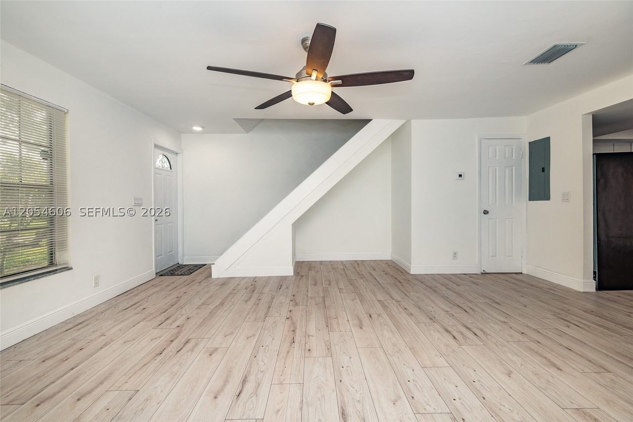 7920 Kimberly Blvd #305 - Photo 4 of 32