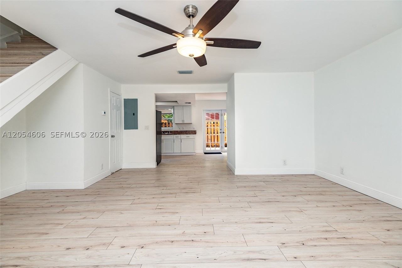 7920 Kimberly Blvd #305 - Photo 7 of 32