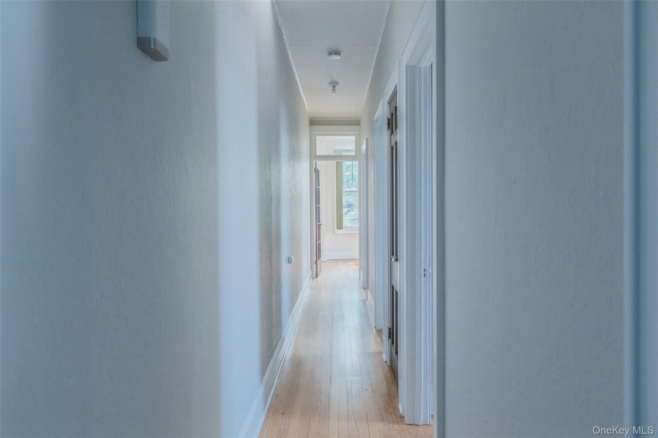 295 Railroad Ave #A - Photo 4 of 15