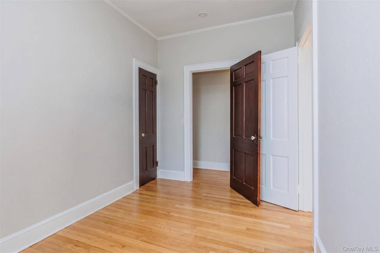 295 Railroad Ave #A - Photo 6 of 15