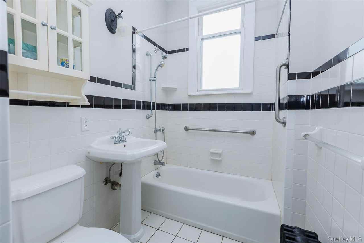 295 Railroad Ave #A - Photo 7 of 15