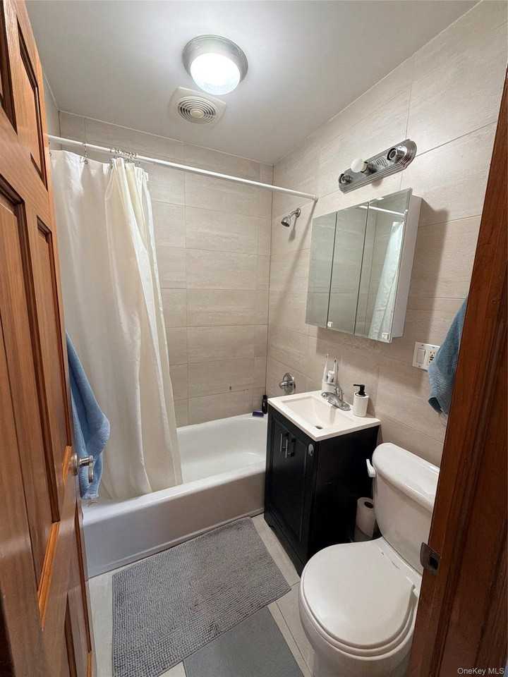 2036 Harman St #4 - Photo 5 of 6