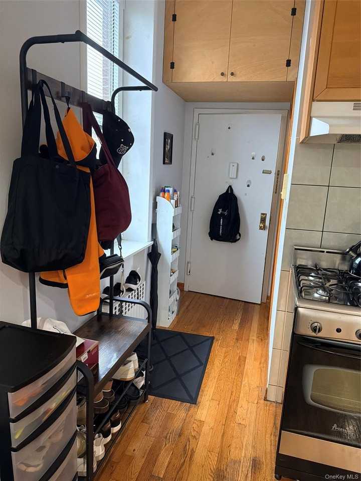 2036 Harman St #4 - Photo 6 of 6