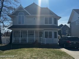 featured image of 1709 Maple St