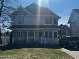 1709 Maple St - Photo 1 of 1