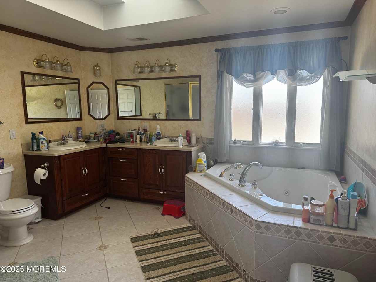 1709 Maple St - Photo 3 of 21