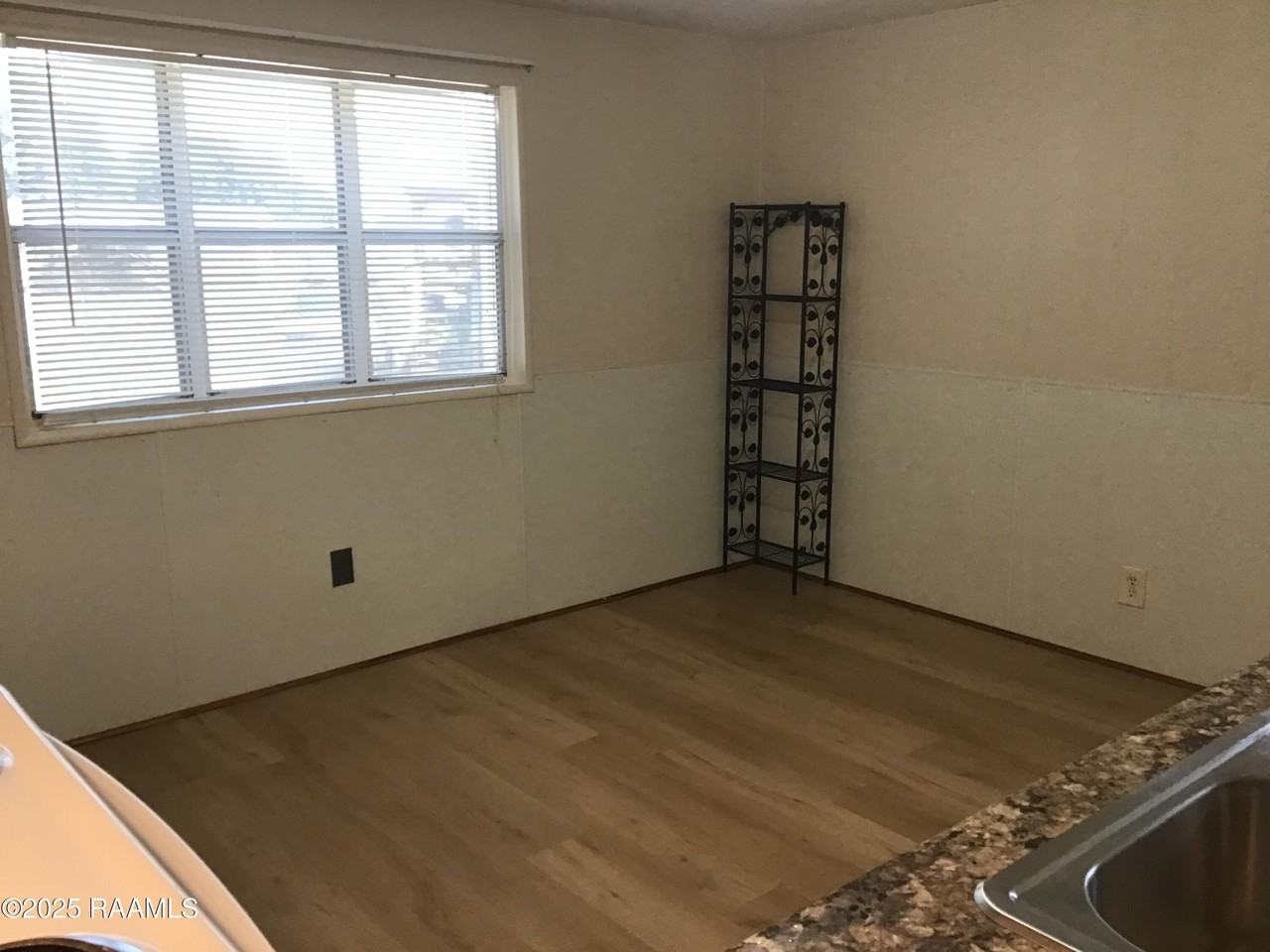 207 Mills St #3 - Photo 5 of 11
