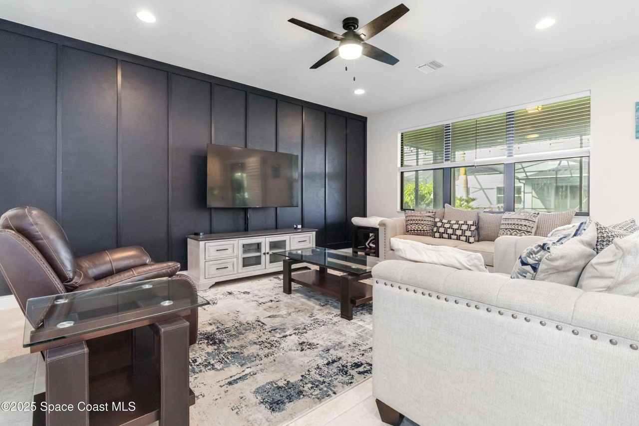 8212 Paragrass Ave - Photo 6 of 40