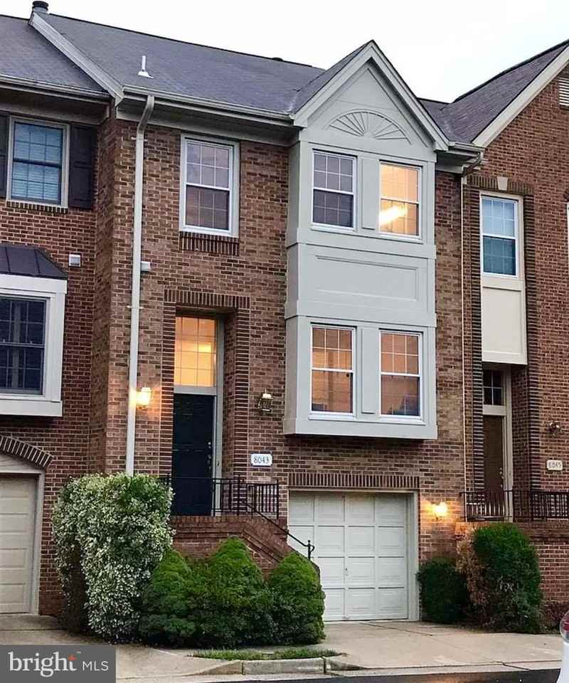 8043 Merry Oaks Ct