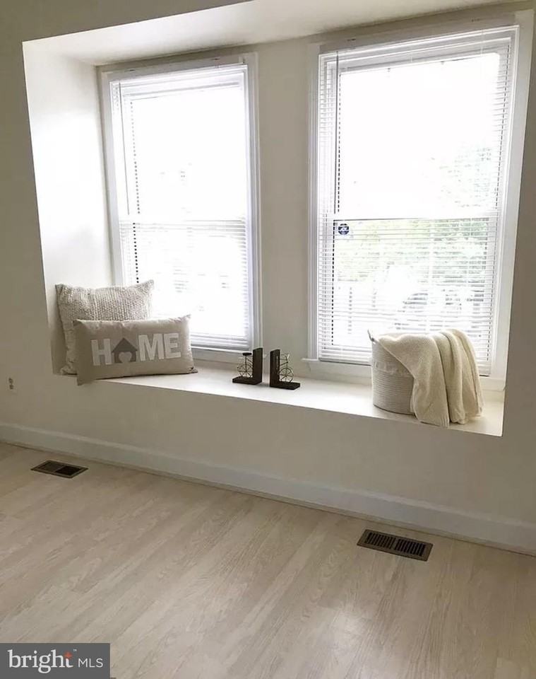 8043 Merry Oaks Ct - Photo 3 of 23