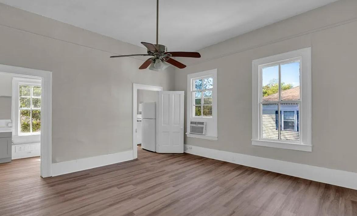 610 3rd Ave South - Photo 4 of 10