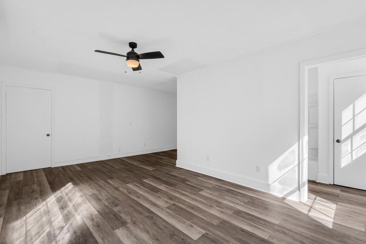 923 10th Street North - Photo 4 of 10