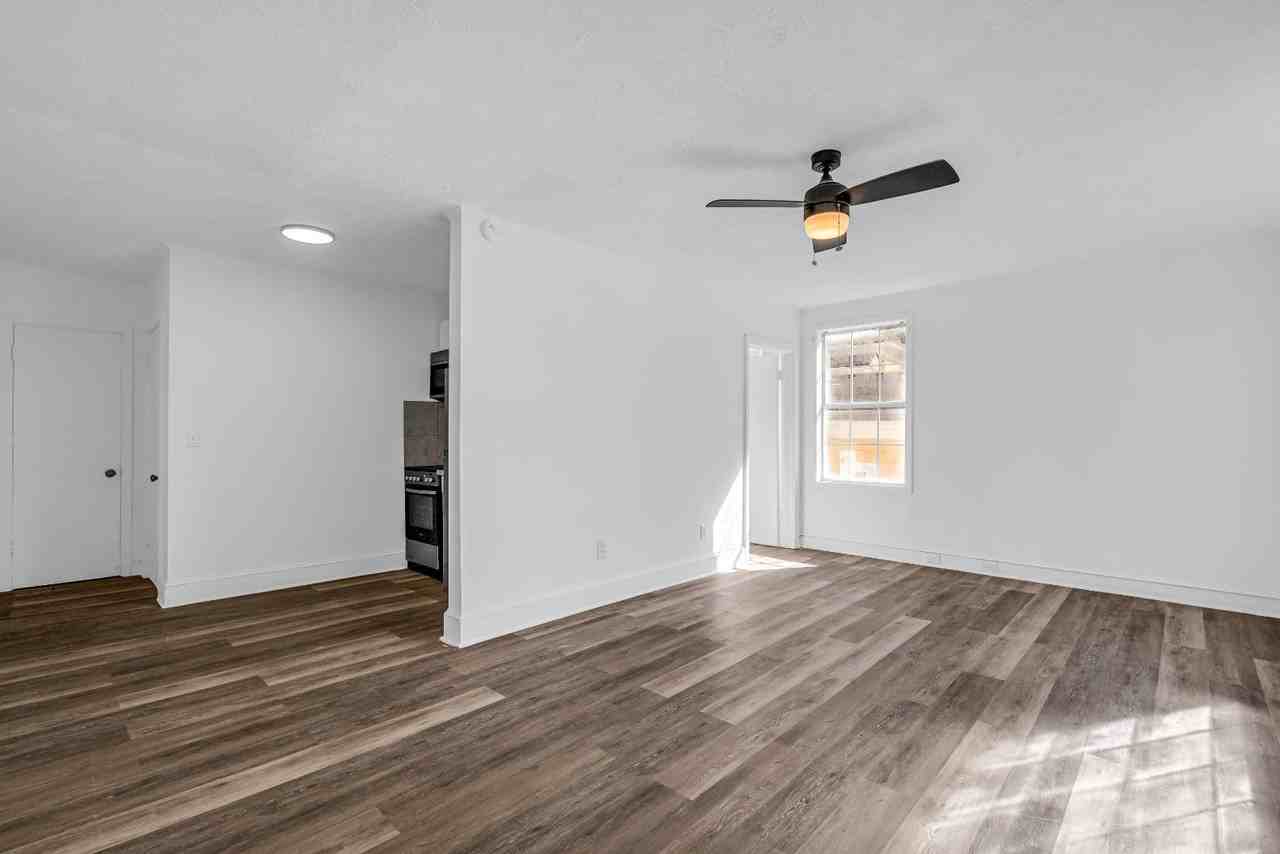923 10th Street North - Photo 5 of 10