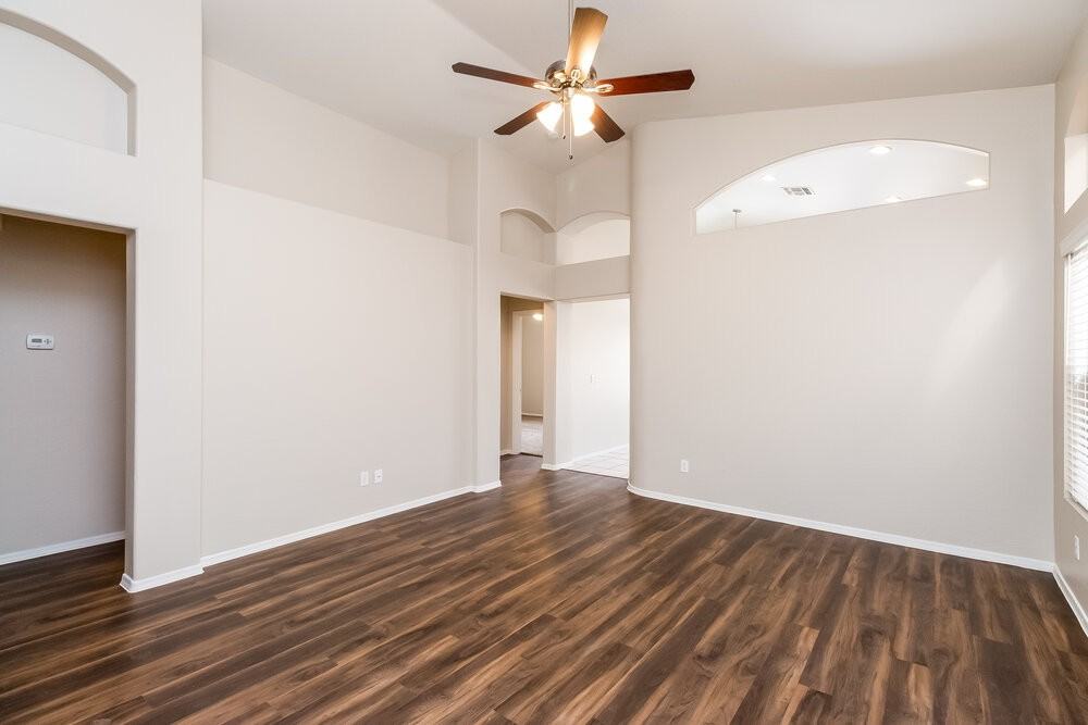 10036 E Capri Ave - Photo 4 of 15