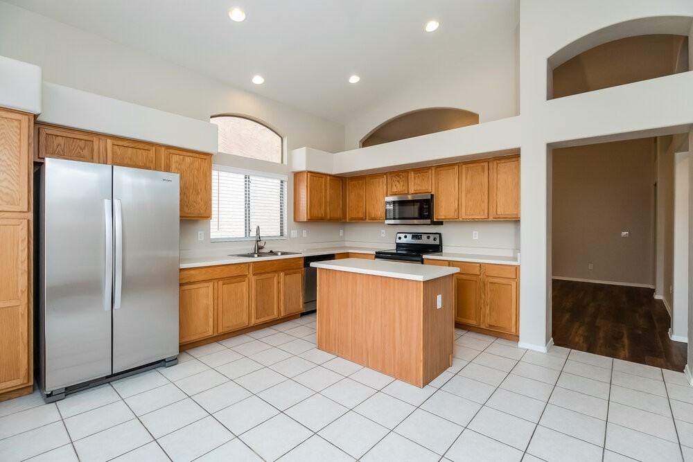 10036 E Capri Ave - Photo 6 of 15