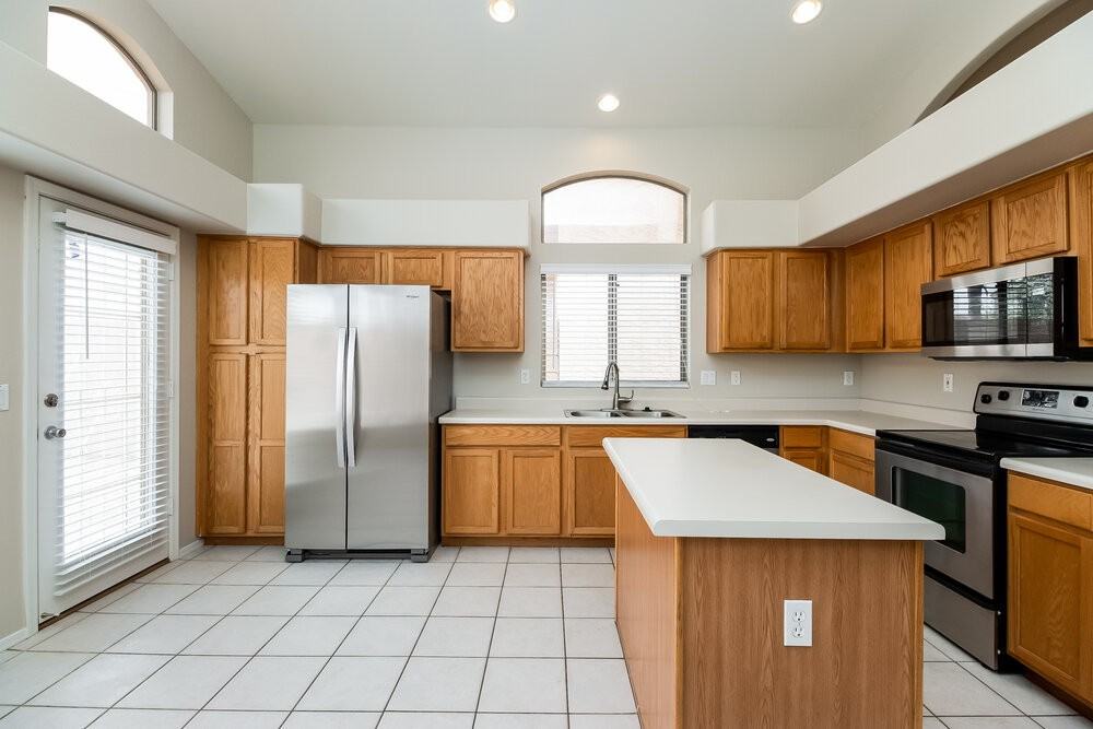 10036 E Capri Ave - Photo 7 of 15