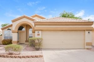 featured image of 1069 W Glenmere Dr