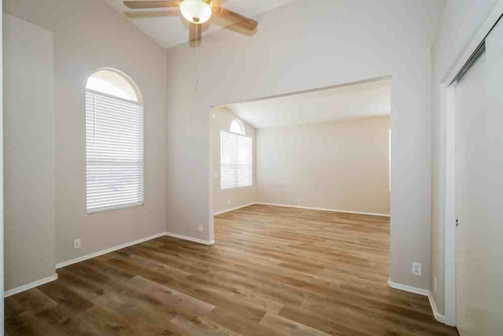 1069 W Glenmere Dr - Photo 7 of 16