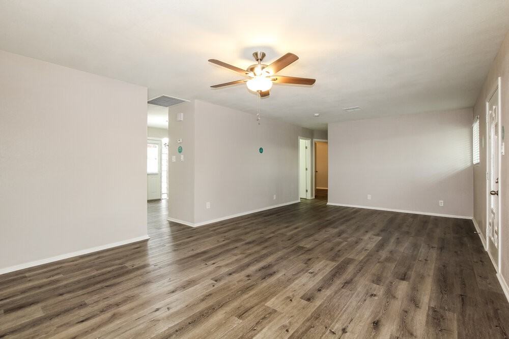 5539 N 31st Dr - Photo 5 of 16
