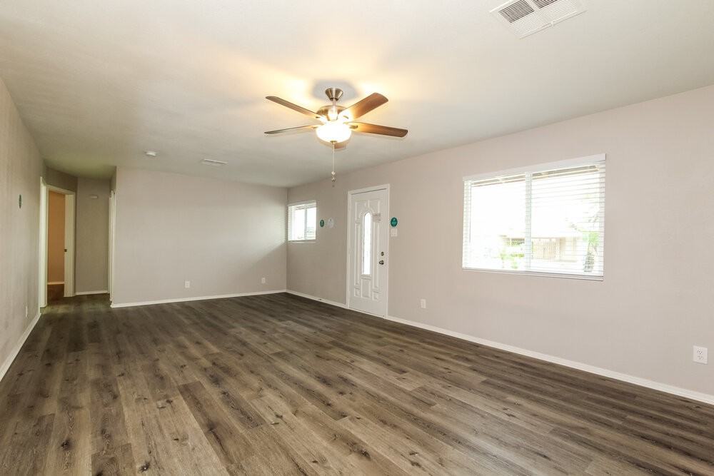 5539 N 31st Dr - Photo 6 of 16